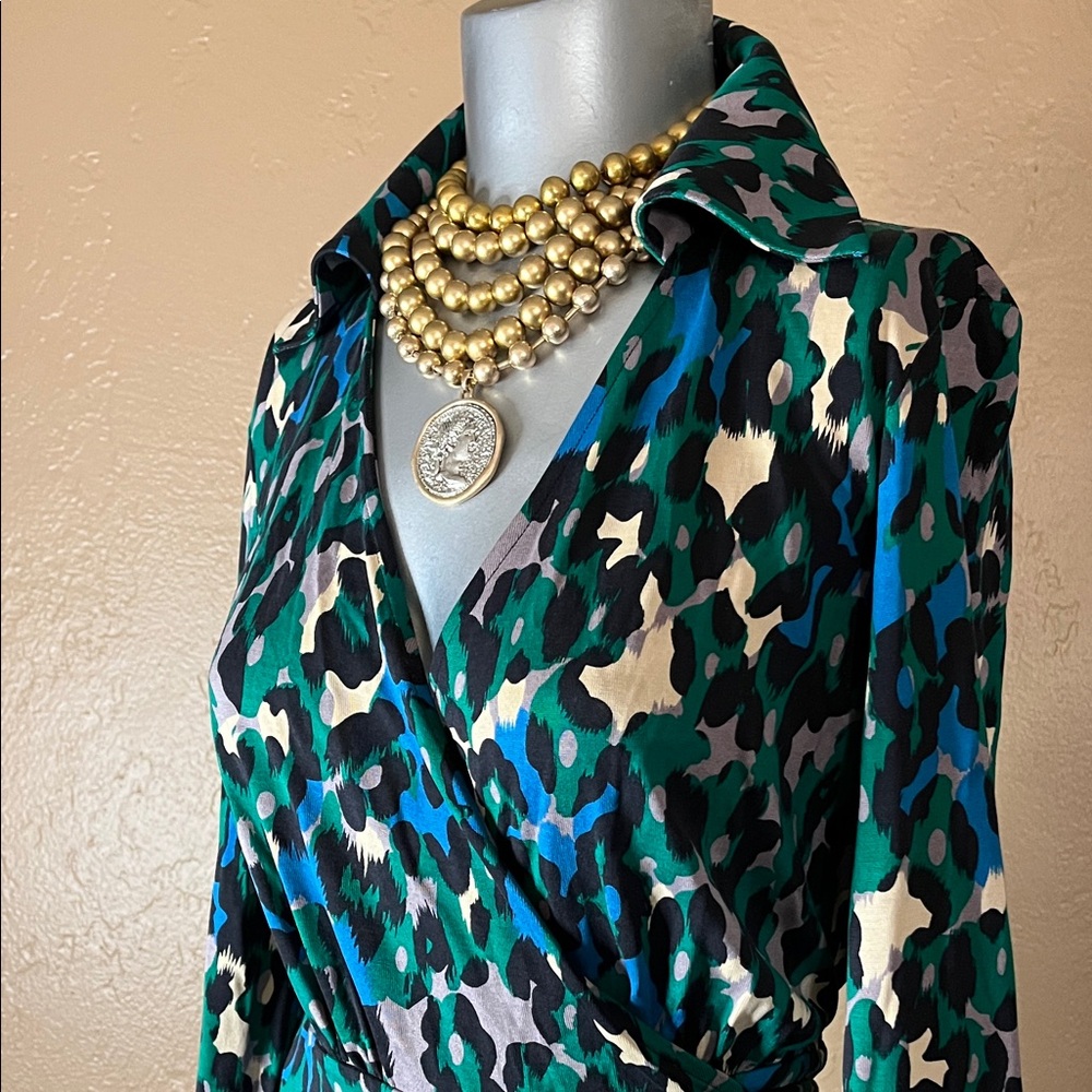 Diane Von Furstenberg Vintage And The Evolution Of The Wrap Silk Dress. SZ 8 - Picture 5 of 7